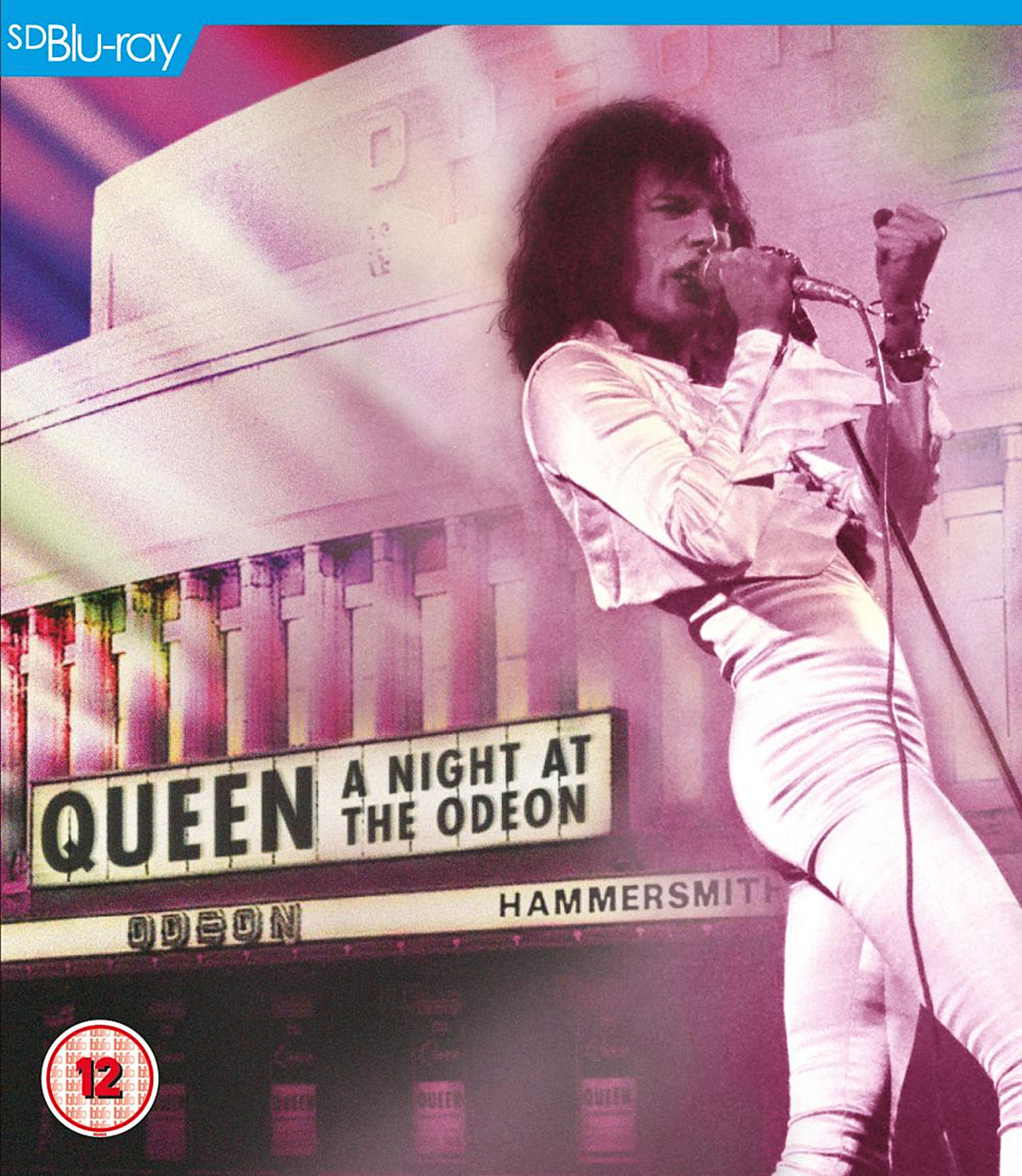 Queen 'A Night at the Odeon' Blu-ray Cover mit Sänger auf der Bühne.