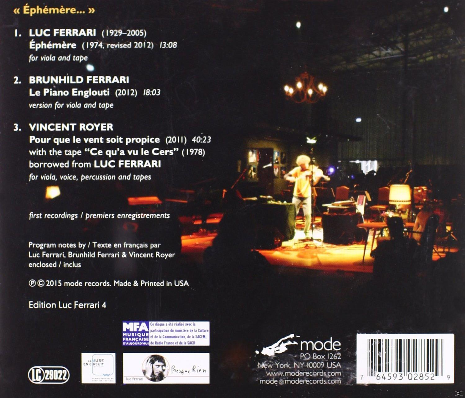 Rückseite einer Musik-CD. Text listet Tracks und Credits auf. Ein Live-Performance-Foto mit einem Geiger wird gezeigt.