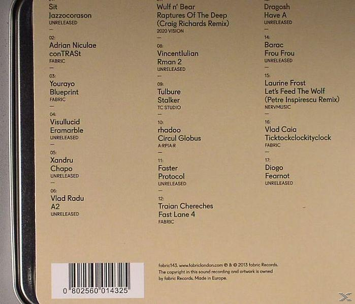 CD-hoes met tracklist. Tekst bevat artiestennamen, songtitels en albuminfo. Barcode aanwezig.