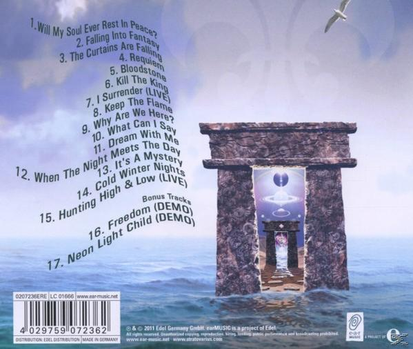 Albumcover mit Text und einer surrealen Szene. Ein Vogel fliegt.