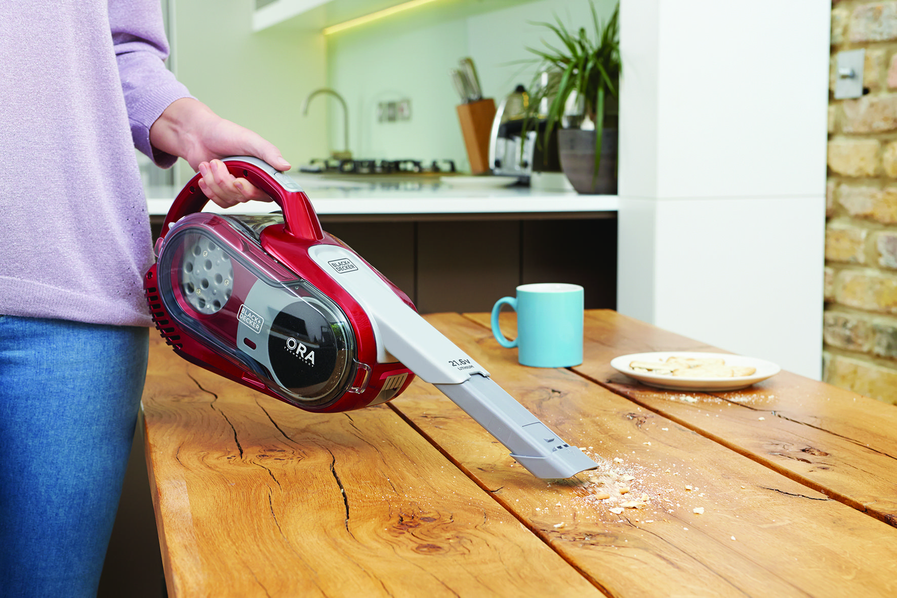 BLACK & DECKER ORA HVFE2150LR 21.6V/40W Li-ion Dikey 12 Siklonik Filtre Sistemli Şarjlı Süpürge