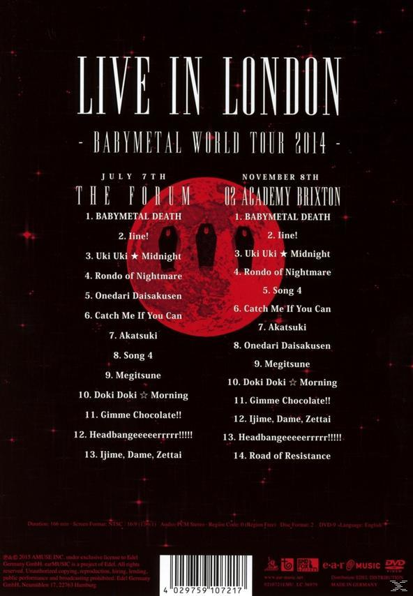 Babymetal World Tour 2014 Konzertplakat mit rotem Kreis, Titelliste und Veranstaltungsdetails in Schwarz.