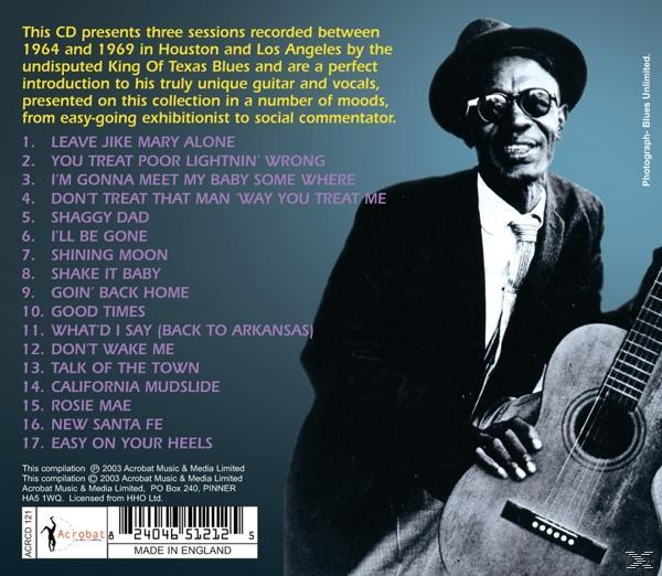 CD-Cover mit einem Mann, der eine Gitarre hält, umgeben von Text über eine Blues-Compilation.
