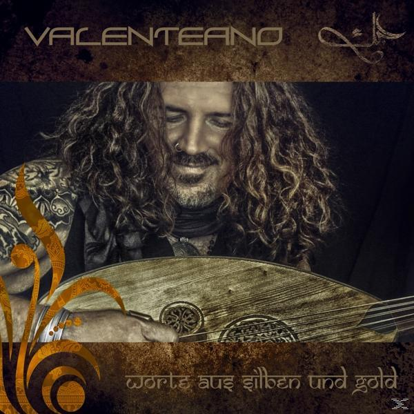 Ein Mann mit langen, lockigen Haaren spielt eine Oud. Der Albumtitel lautet 'Worte aus Silber und Gold'.