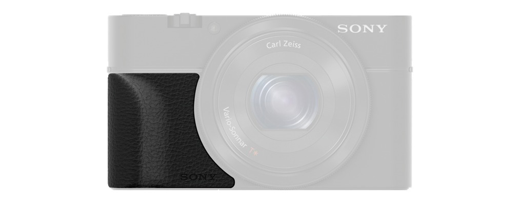 Schwarzer Ledergriff für eine Kamera. Sony- und Carl Zeiss-Logos sind sichtbar.
