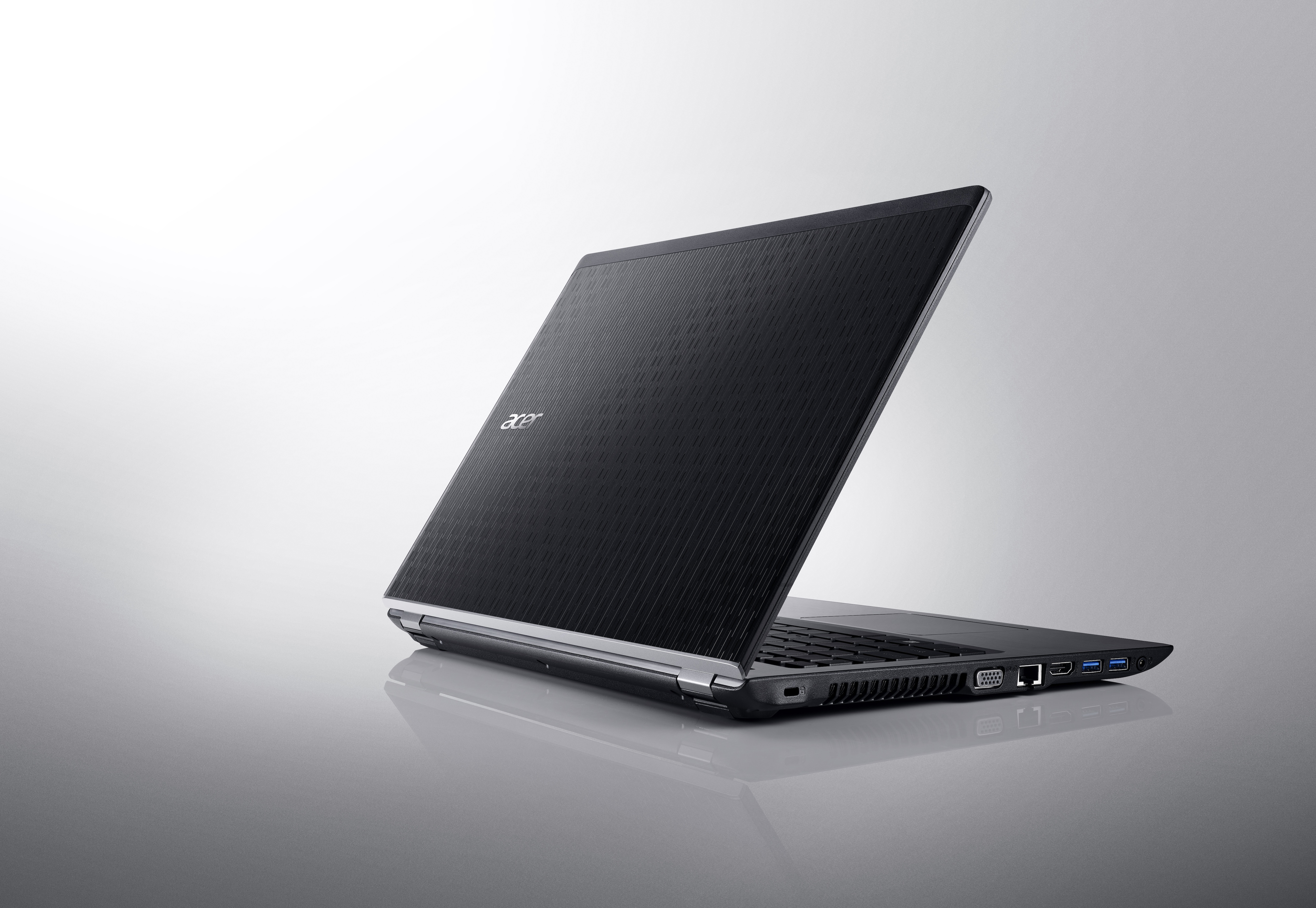 ACER Aspire V 15 - 15,6 Zoll - Intel® Core™ i7 6700HQ - 8 GB - 1 TB - NVIDIA GeForce® GTX 950 - Windows 10 Home (64 Bit)