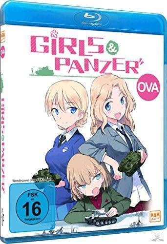 Blu-ray-Cover des Anime "Girls und Panzer". Drei Mädchen und Panzer sind auf dem Cover.