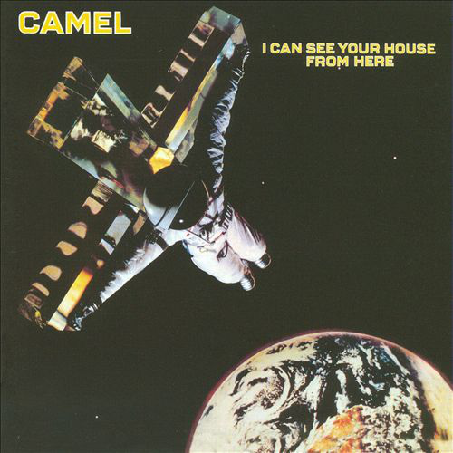 Album borító: Camel - I Can See Your House From Here. Egy űrállomást és a Földet ábrázolja. Sötét háttér.