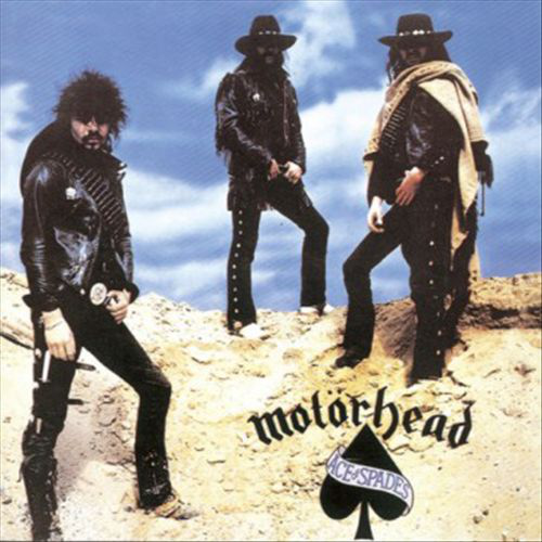 A Motörhead, Ace of Spades album borítója. Három fekete bőrruhás férfi a sivatagban.