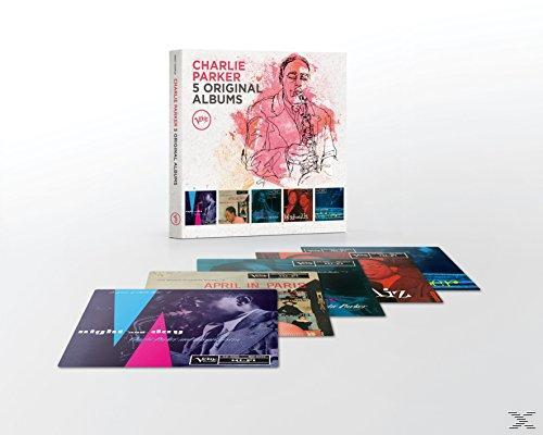 Album-Set. Box mit Charlie Parker-Kunst und CD-Covers davor, auf weißem Hintergrund.