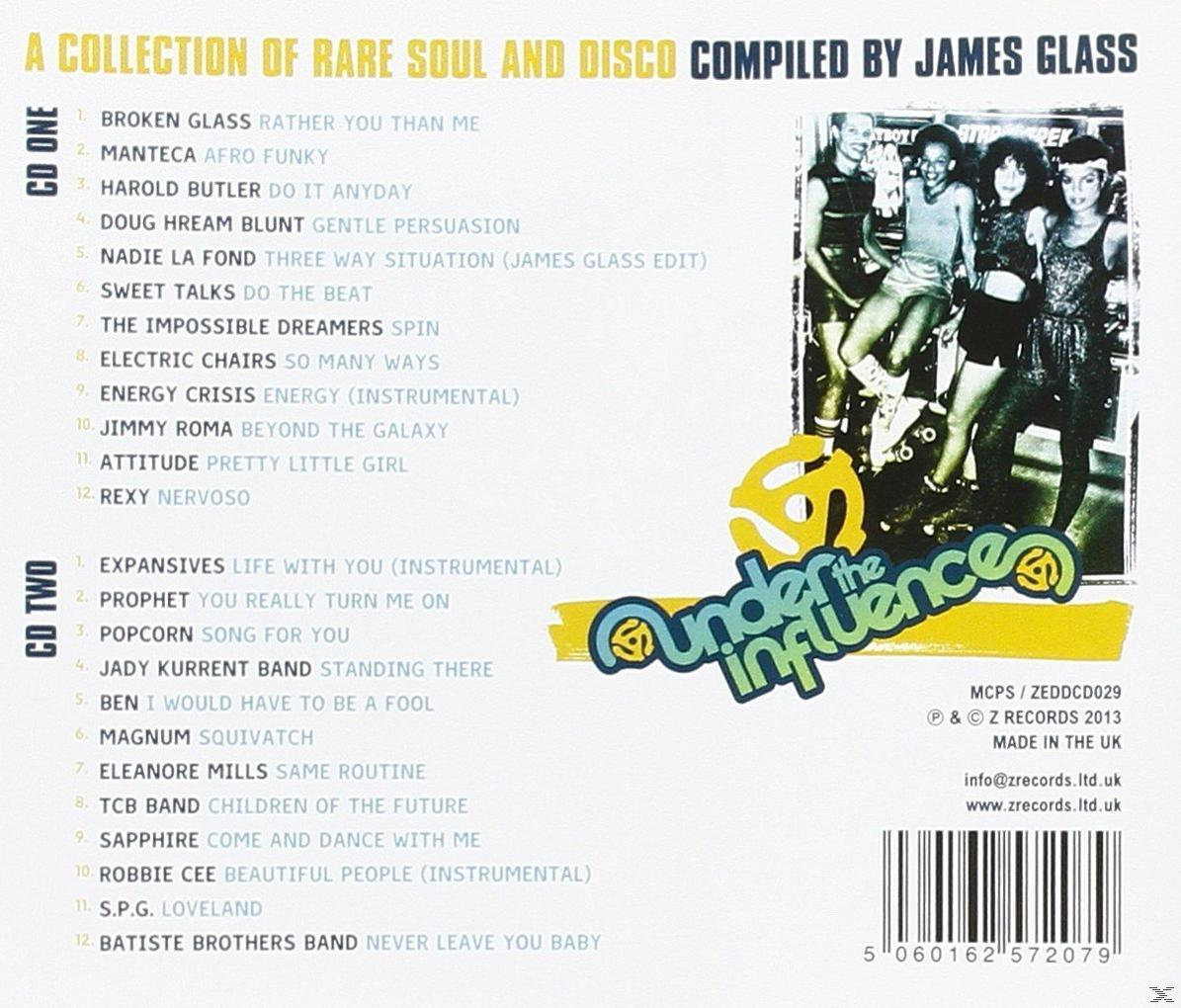 CD-Cover mit Titelliste, dem Titel 'Under the Influence' und einem Bild von Personen.