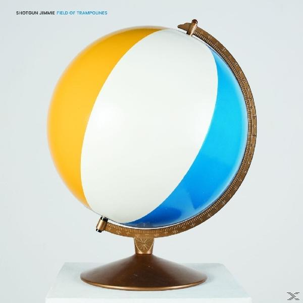 Strandball-Globus geteilt gelb, weiß und blau auf einem weißen Ständer.