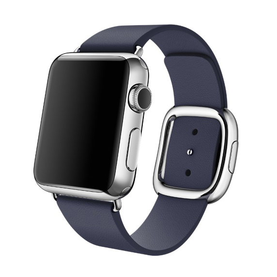 Eine Apple Watch mit blauem Lederarmband und silbernem Gehäuse, auf weißem Hintergrund.
