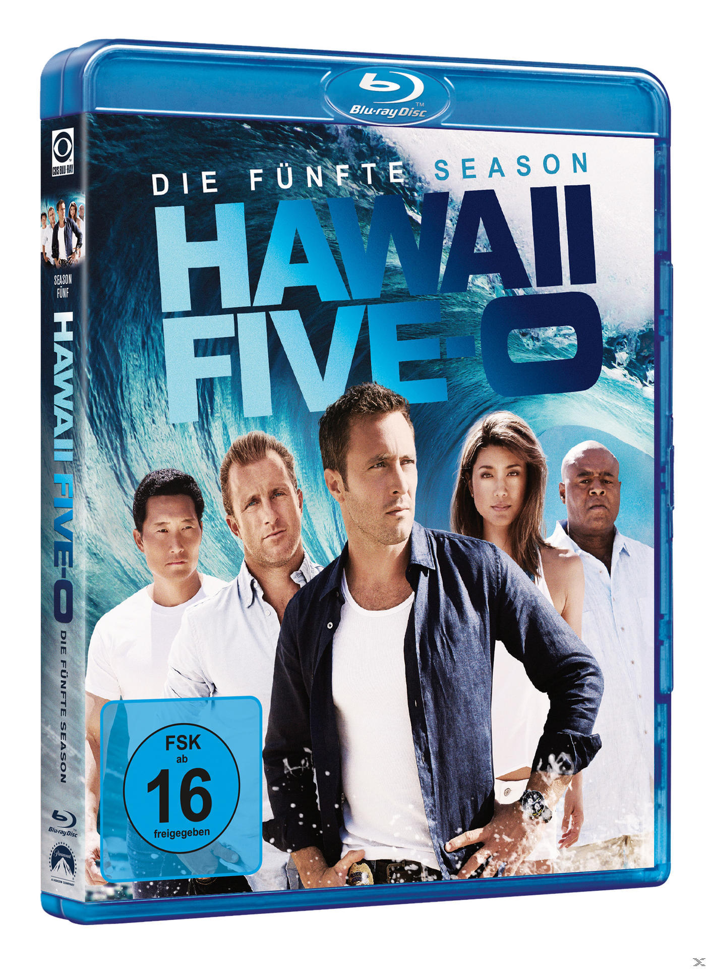 DVD-Cover von Hawaii Five-0. Gruppe von Schauspielern im Vordergrund mit einer Meereswelle im Hintergrund.