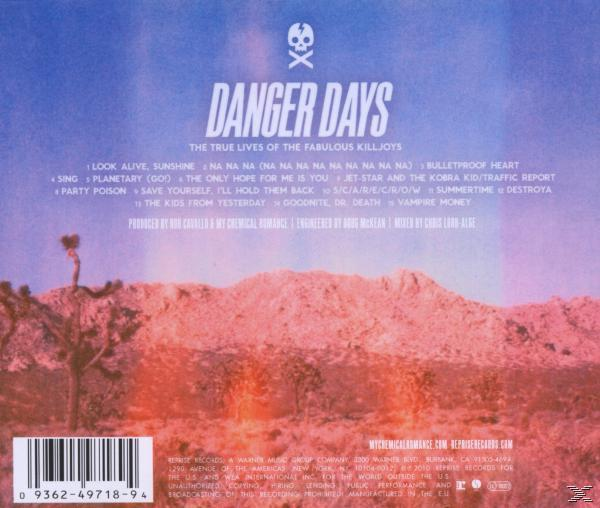 Album-Rückseite. Wüstenlandschaft mit Bergen, Text: Danger Days und ein Barcode unten.