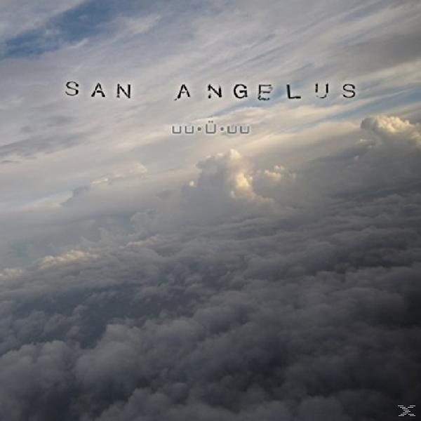Himmelsansicht mit Wolken und den Worten 'SAN ANGELUS'.