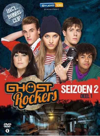 Ghost Rockers Seizoen 2 DVD-cover. Vijf tieners met een microfoon en een podiumachtergrond.