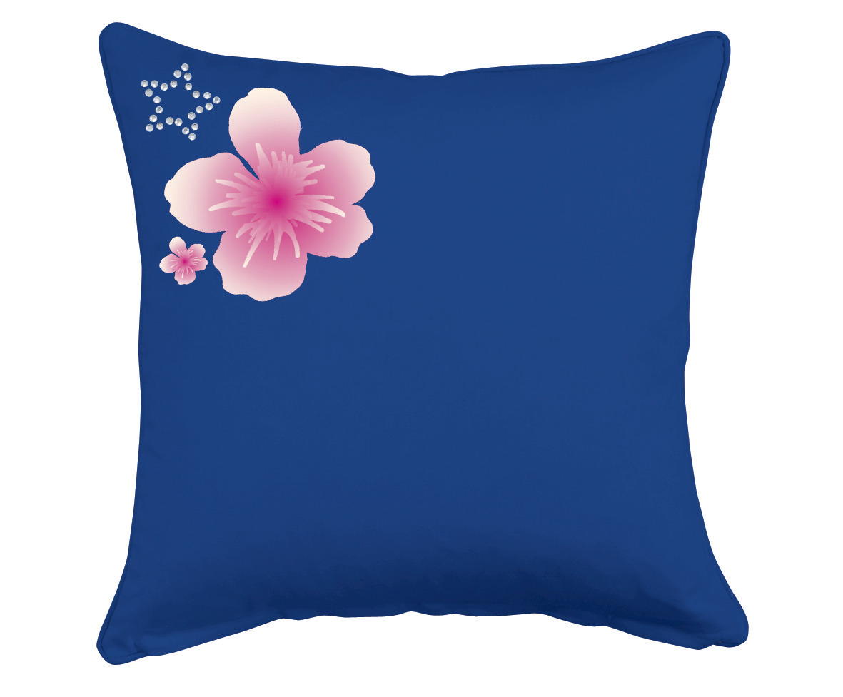 Blaues Kissen mit rosa Blumendesign.