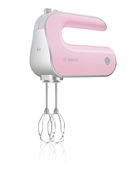 Rosa und silberfarbener elektrischer Handmixer mit zwei Quirlen auf weißem Hintergrund.