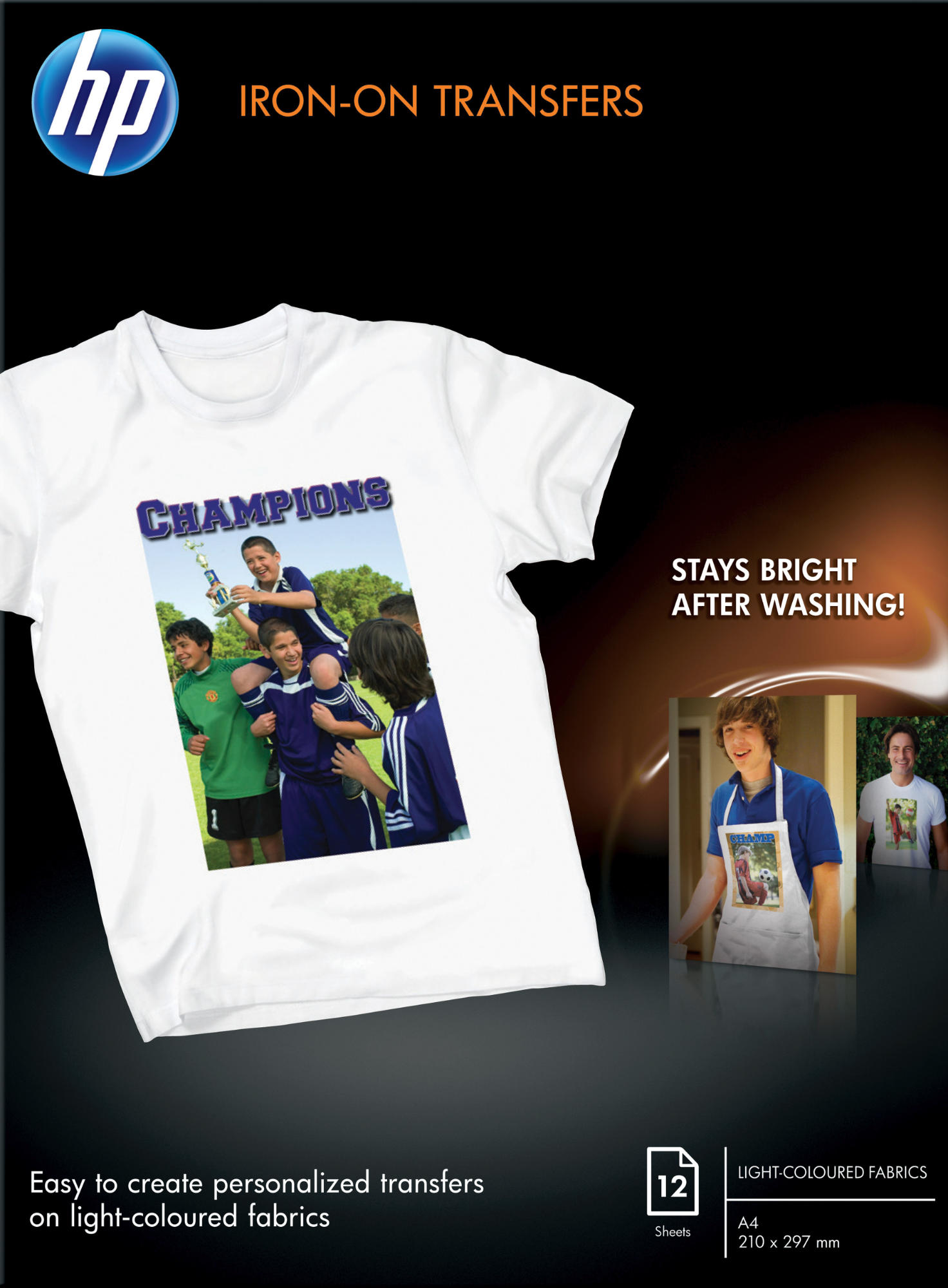 Camiseta blanca con foto de equipo de fútbol, texto: Champions. Texto: ¡Permanece brillante después del lavado! Fondo blanco.