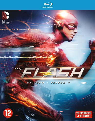 Pochette de DVD. Un homme en costume de Flash avec des éclairs.
