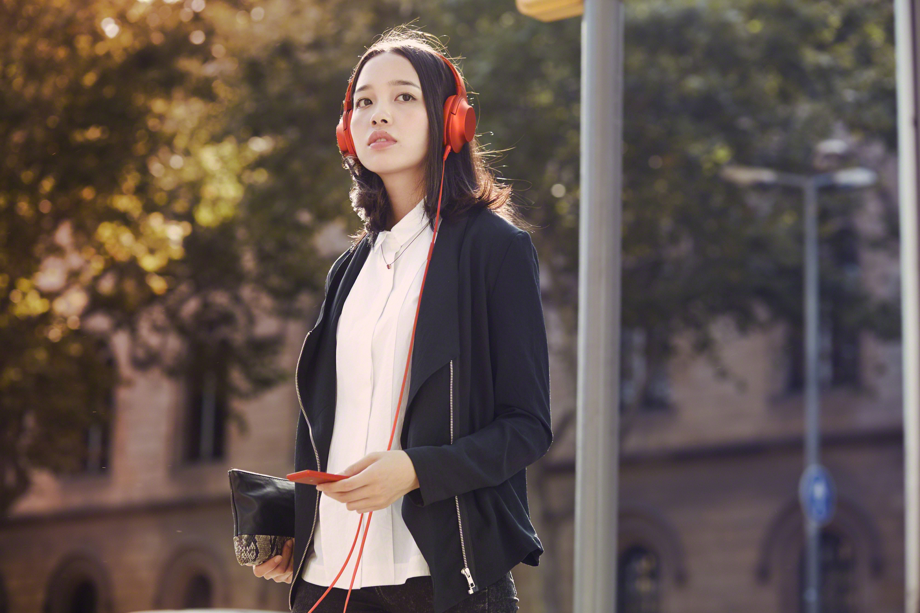 SONY MDR-100AAP, On-ear Kopfhörer Rot