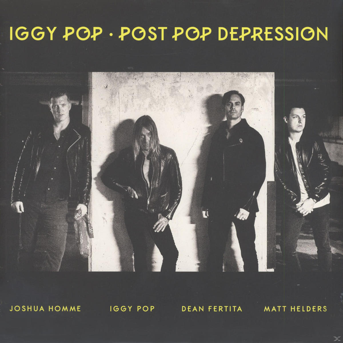 Albumhoes Iggy Pop Post Pop Depression met vier mannen in een zwart-wit foto.