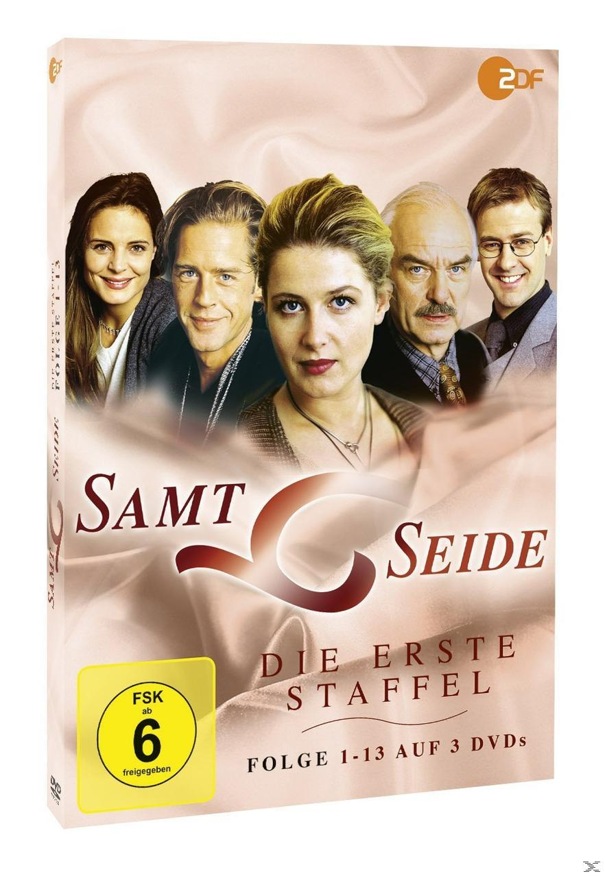 DVD-Cover von Samt & Seide. Enthält fünf Personen. Text. Weißer Hintergrund.