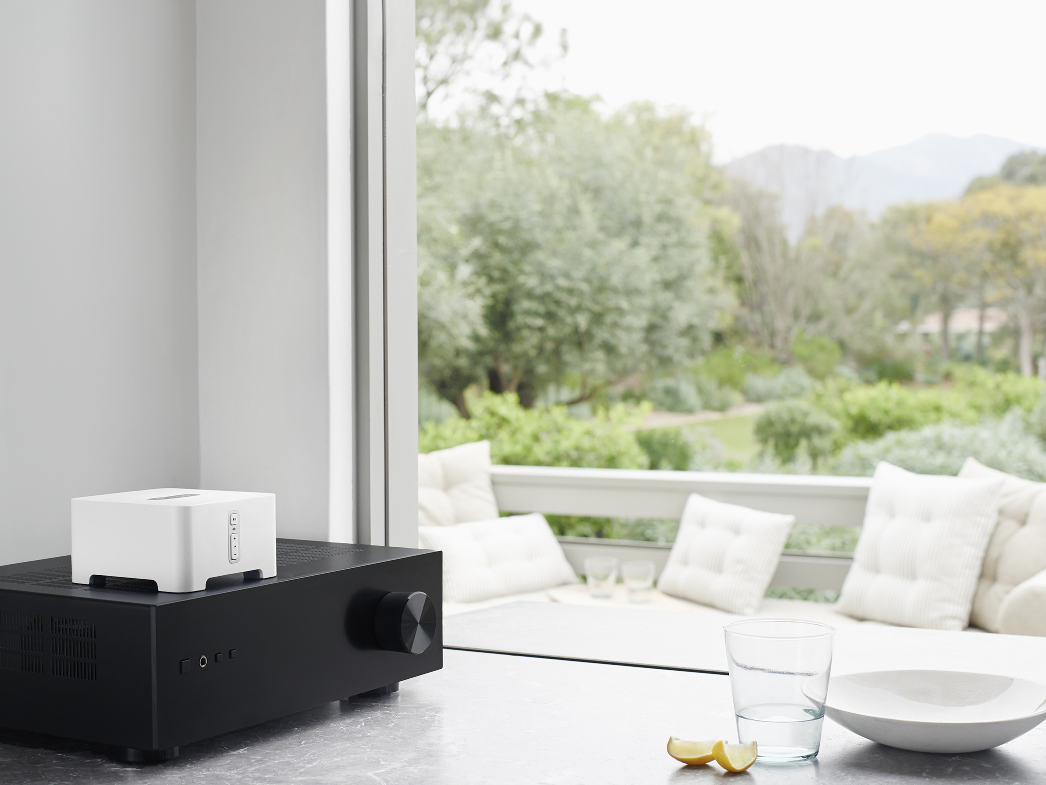 SONOS CONNECT Musikstreaming über WLAN für herkömmliches Audio-Equipment Streaming Lautsprecher App-steuerbar, Weiß