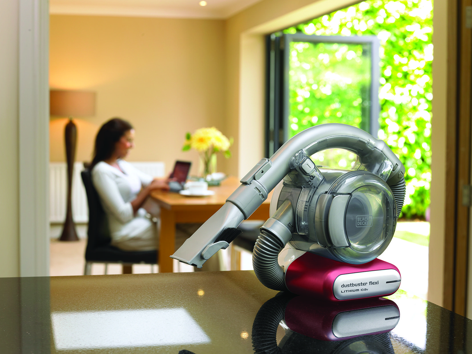 BLACK & DECKER PD1020L 10.8V/20 W Li-ion Flexi Esnek Hortum Siklonik Sistem Şarjl ı Süpürge