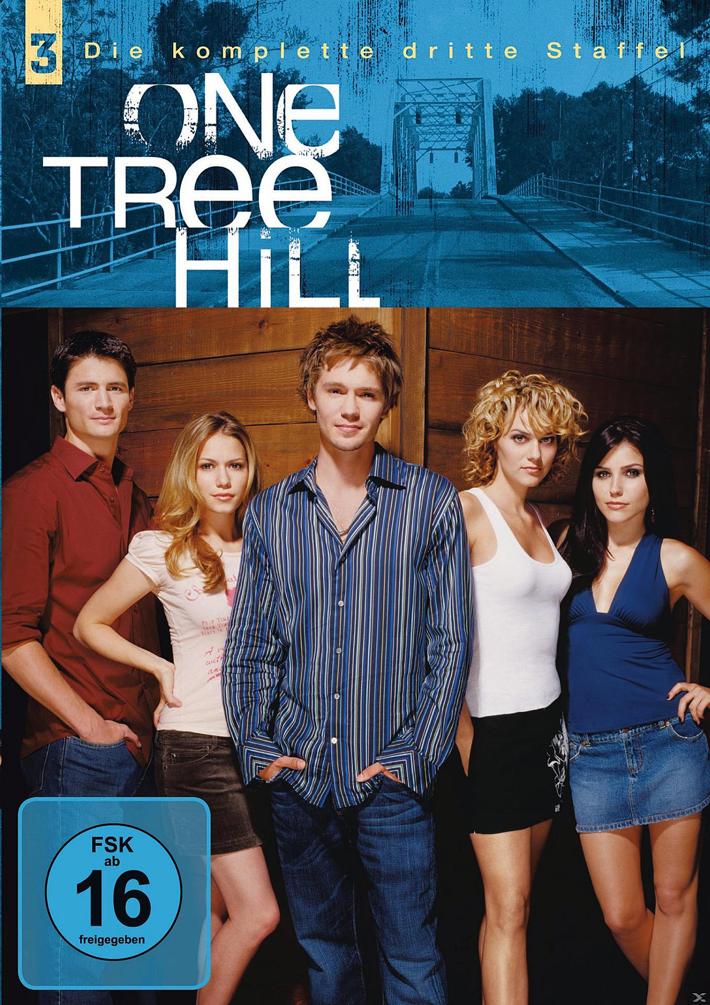 DVD-Cover für One Tree Hill: Fünf junge Erwachsene posieren vor einer Brücke. Titel: One Tree Hill.