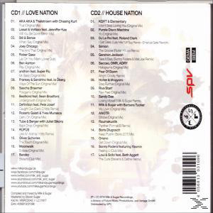CD-Rückseite mit Titellisten. Viele Titel sind mit Künstler- und Titelinformationen aufgeführt.