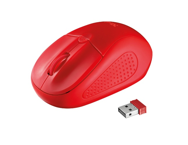 Egy piros vezeték nélküli számítógépes egér görgetőkerékkel és USB-vevővel. Fehér háttéren.