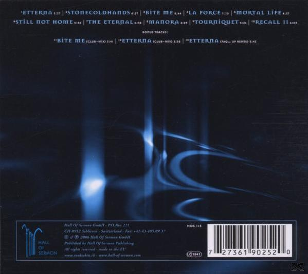 CD-Cover mit dunkelblauem Hintergrund, Titelliste und Logo.