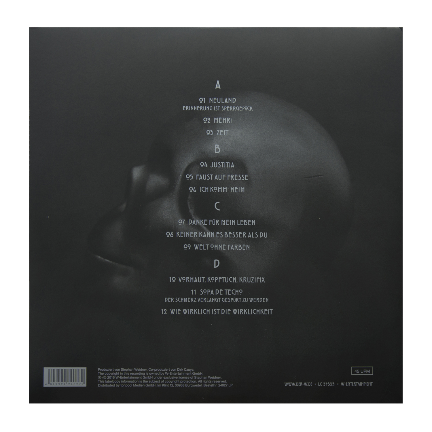 CD-Cover mit Schädelbild und Titelliste auf dunklem Hintergrund.