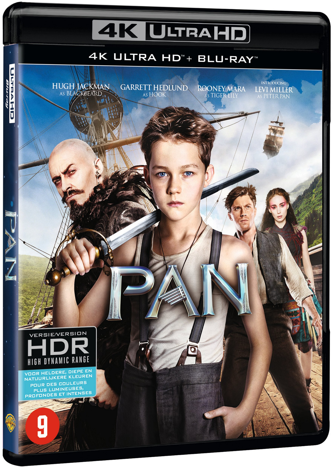 Couverture du film 'Pan'. Présente des acteurs et le titre sur un fond bleu et noir.