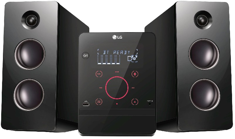 Sistema estéreo negro con dos altavoces y un panel de control central. El panel muestra una pantalla y botones.