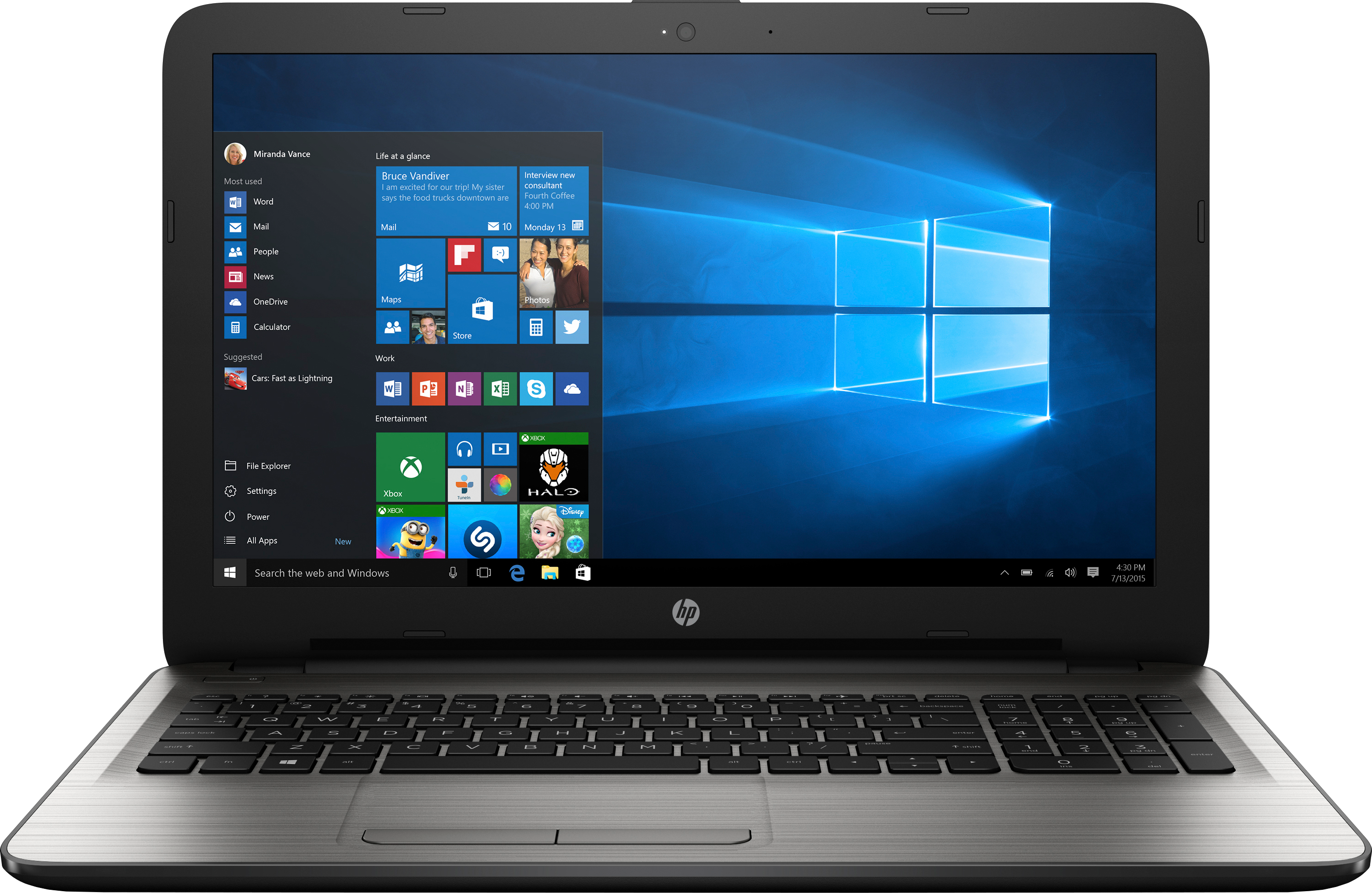 Geöffneter Laptop mit beleuchtetem Bildschirm. Der Bildschirm zeigt die Windows-Oberfläche. Es ist ein silberner und schwarzer Laptop.