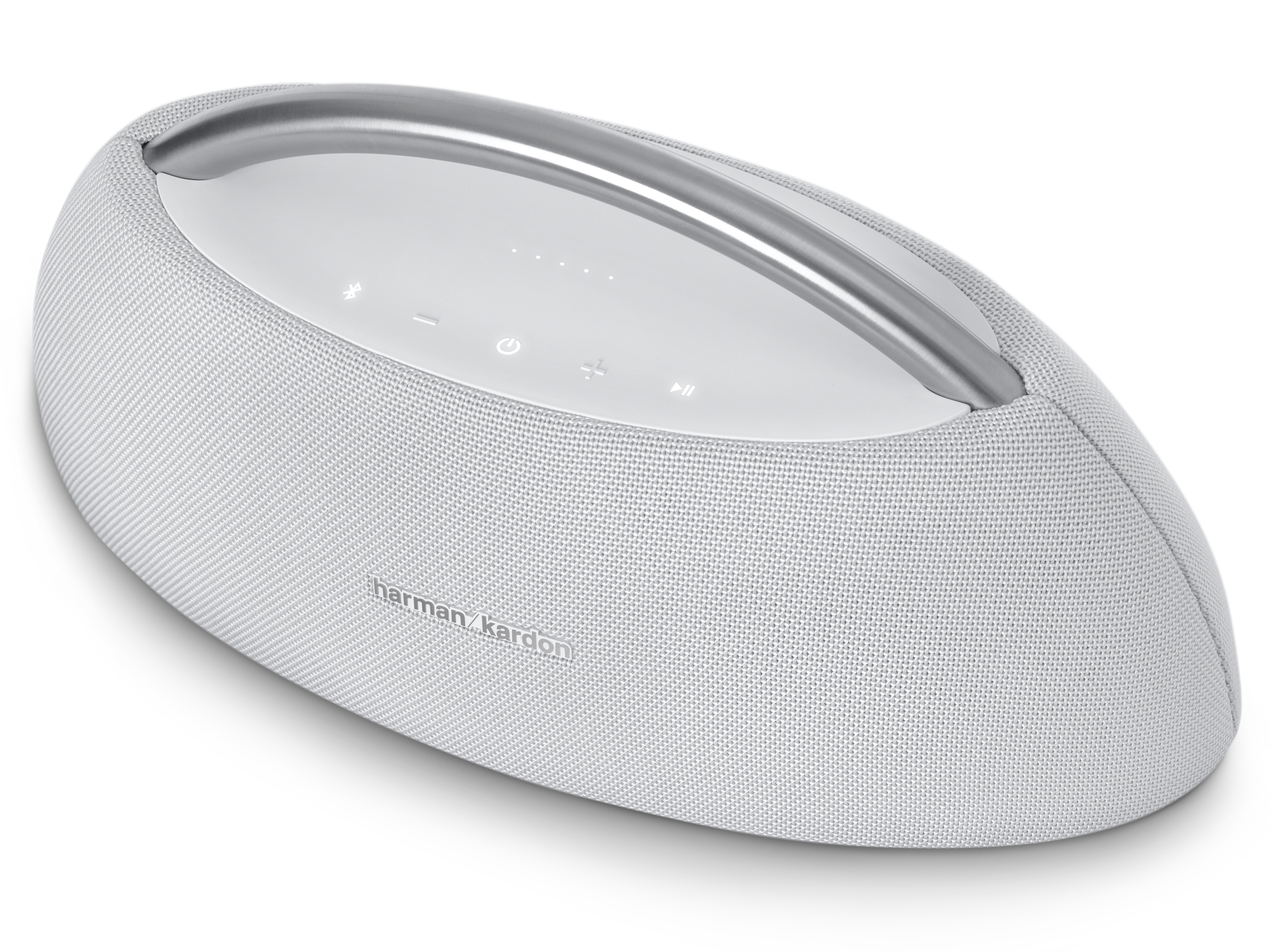 Un altoparlante ovale bianco con una maniglia argentata e il logo Harman Kardon.