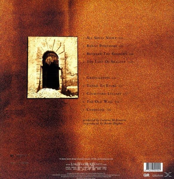 Albumcover. Ein brauner Hintergrund mit einer Tür und Text.
