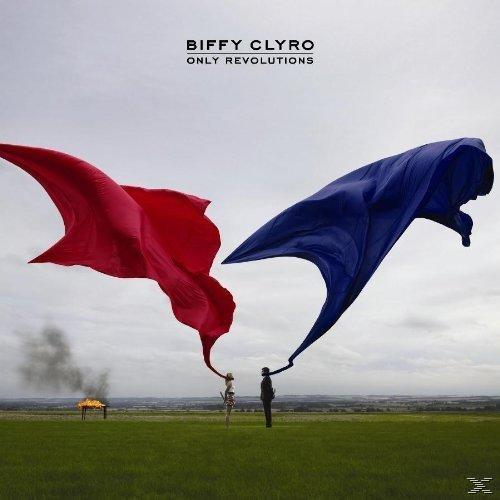 Albumcover für 'Only Revolutions', zwei Personen halten roten und blauen Stoff auf einem Feld hoch.