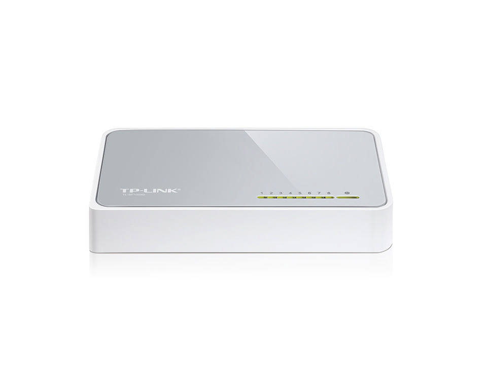 8 numaralı bağlantı noktasına ve yeşil gösterge ışıklarına sahip beyaz bir TP-Link ağ anahtarı.