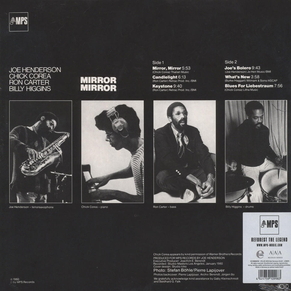 Schwarz-Weiß-Foto von Jazzmusikern. Namen, Albumtitel und Titelliste sind vorhanden.