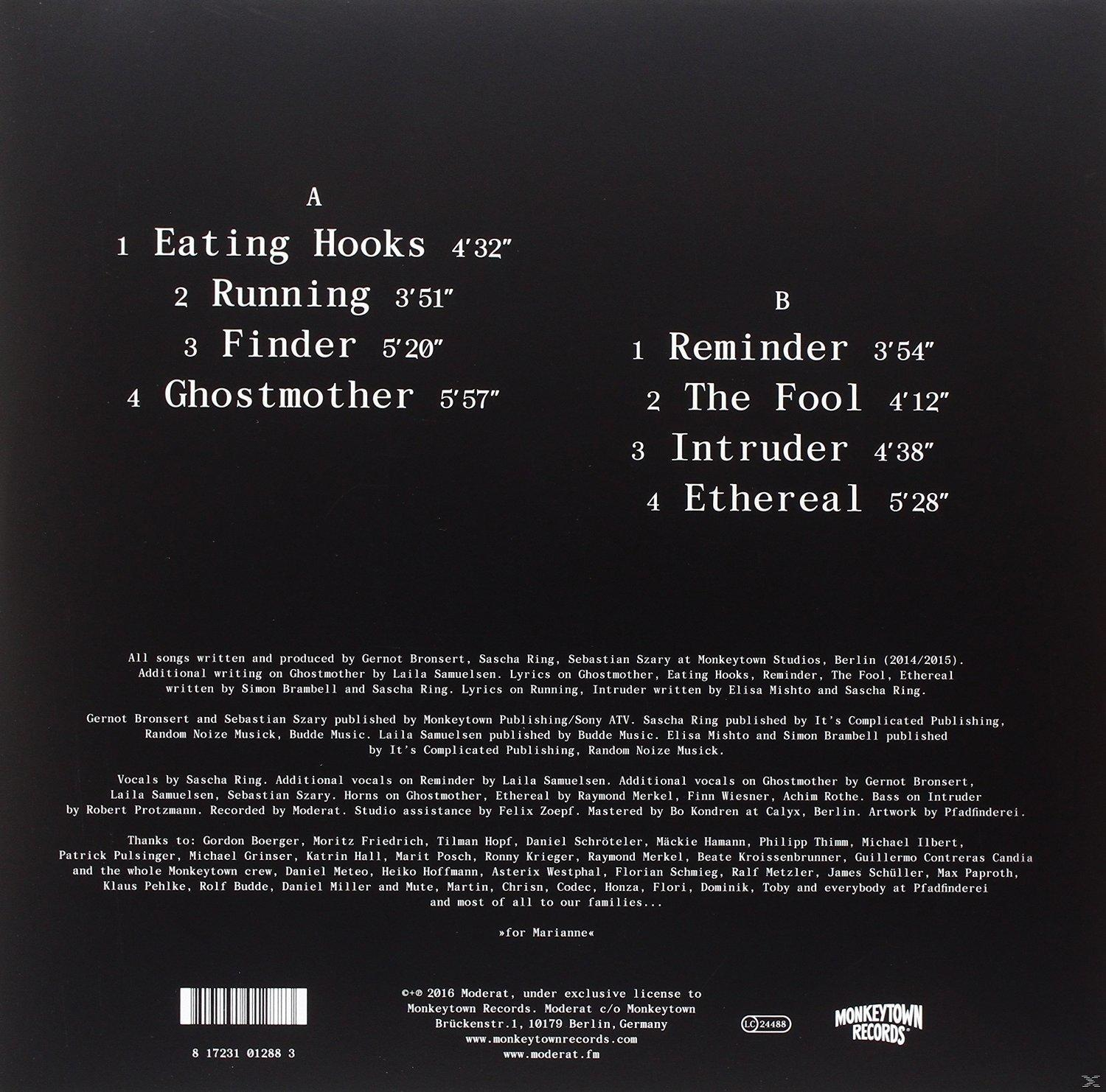 Album-Rückseite mit Trackliste und Credits. Weißer Text auf schwarzem Hintergrund. Enthält Label-Info.