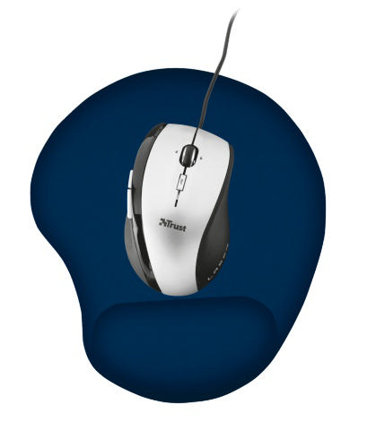 Mavi bir mouse pad üzerinde beyaz ve siyah bir bilgisayar faresi.