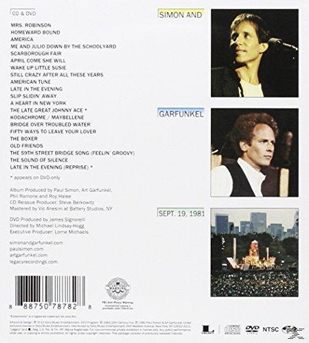 Rückseite einer CD mit einer Titelliste. Auf dem Cover befindet sich ein Bild der Künstler.