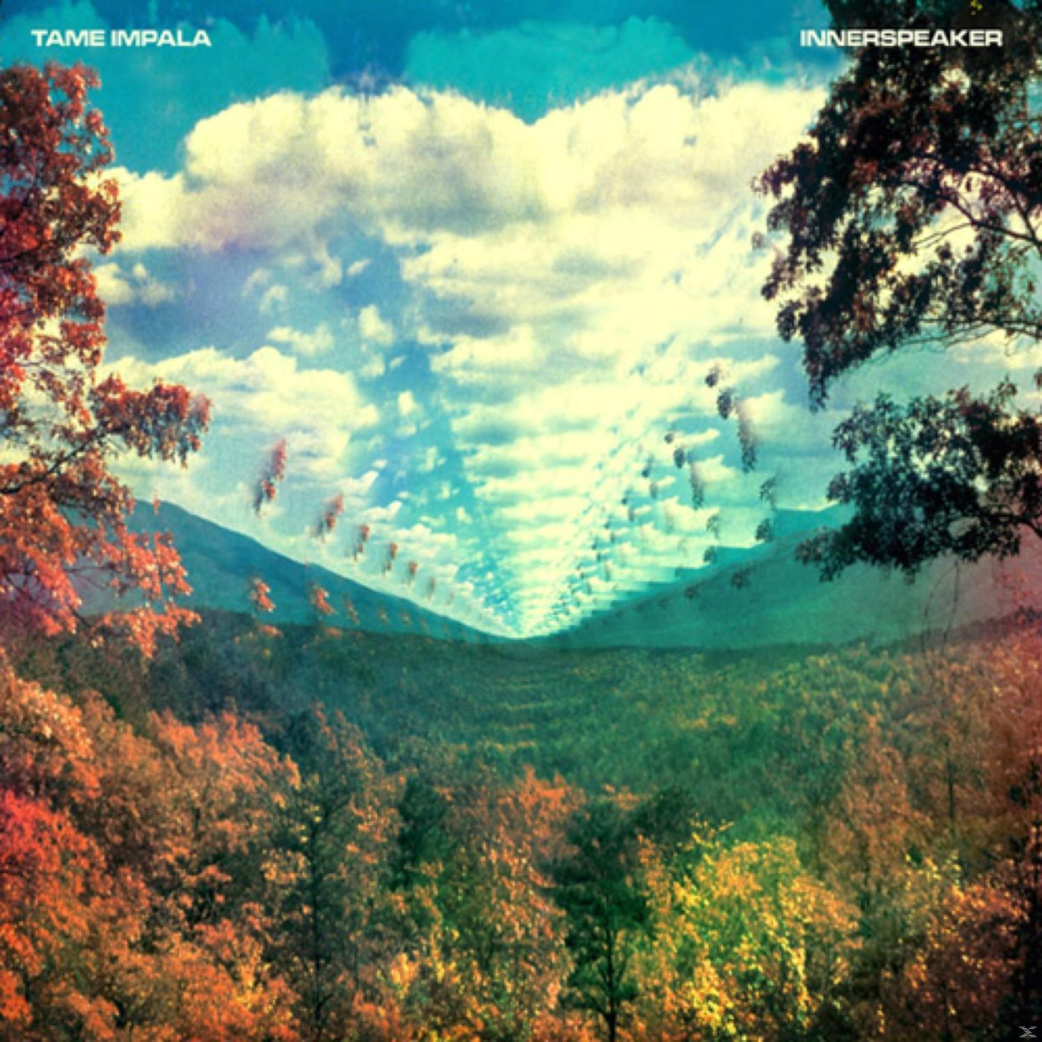 Albumcover mit psychedelischer Landschaft. Berge, Bäume und ein bewölkter Himmel.