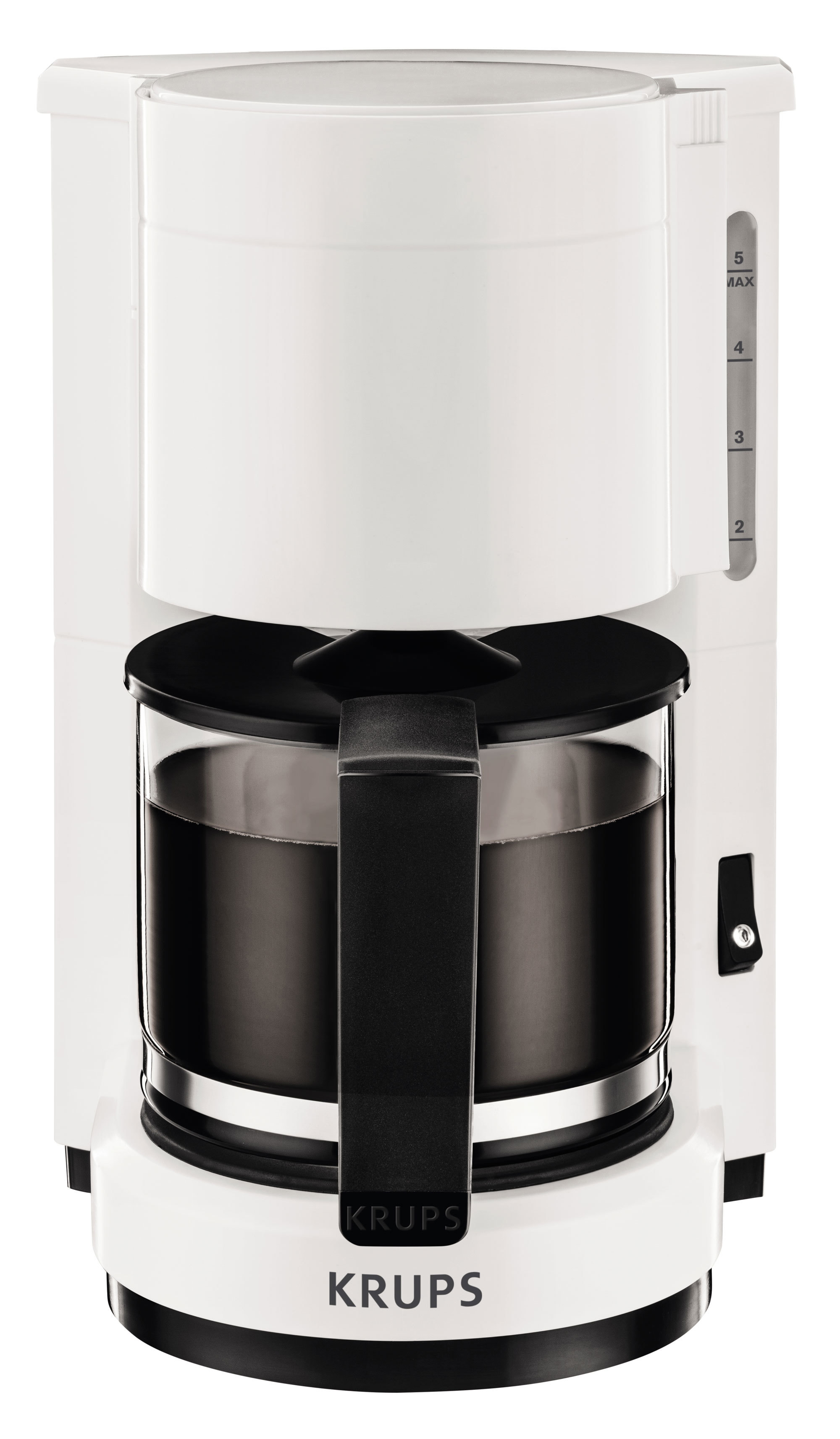 Eine weiße Krups Kaffeemaschine mit schwarzem Griff und einer Kaffeekanne aus Klarglas gefüllt mit Kaffee.