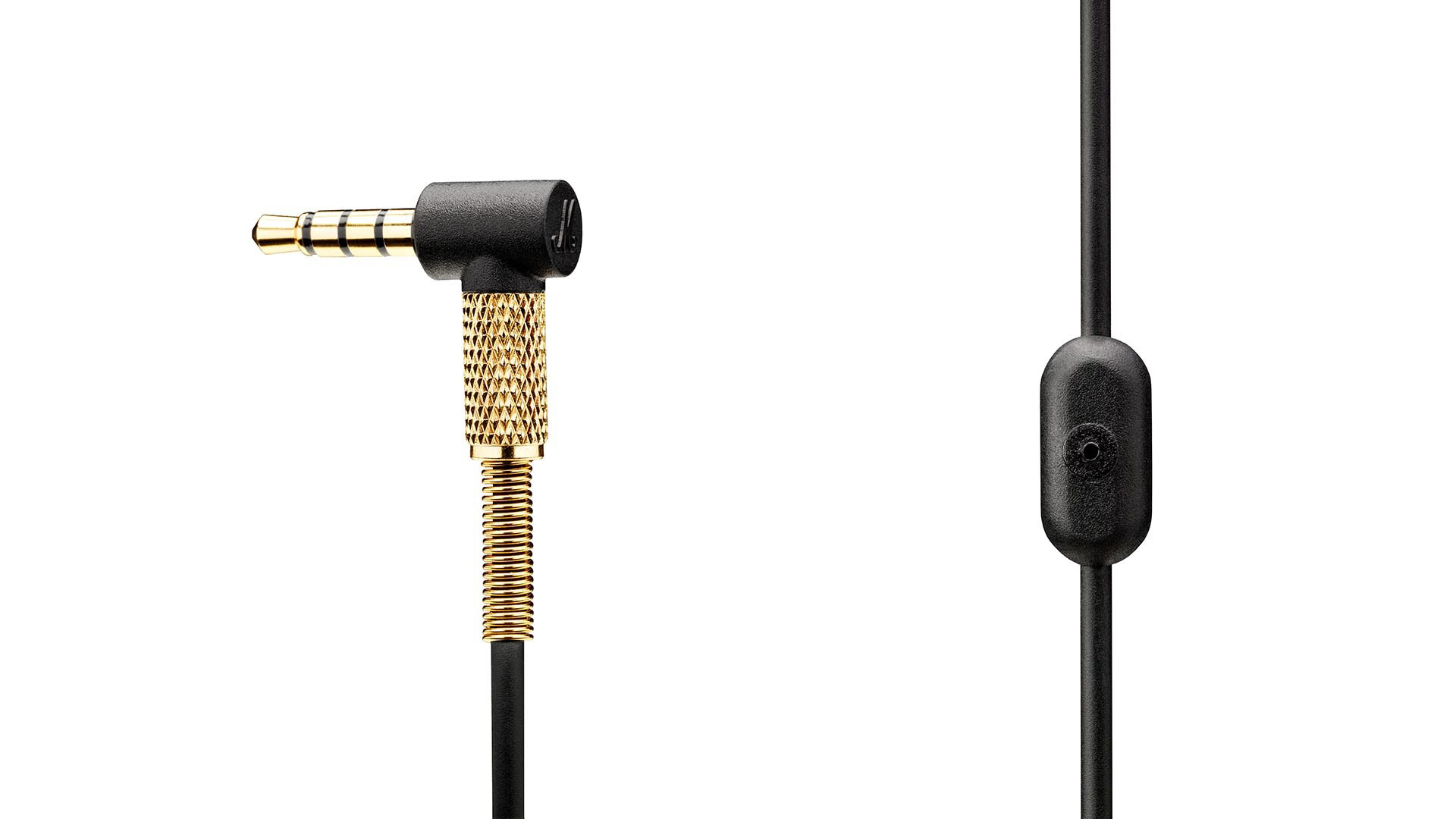 Câble audio noir avec un connecteur coudé doré et une télécommande en ligne noire, sur fond blanc.