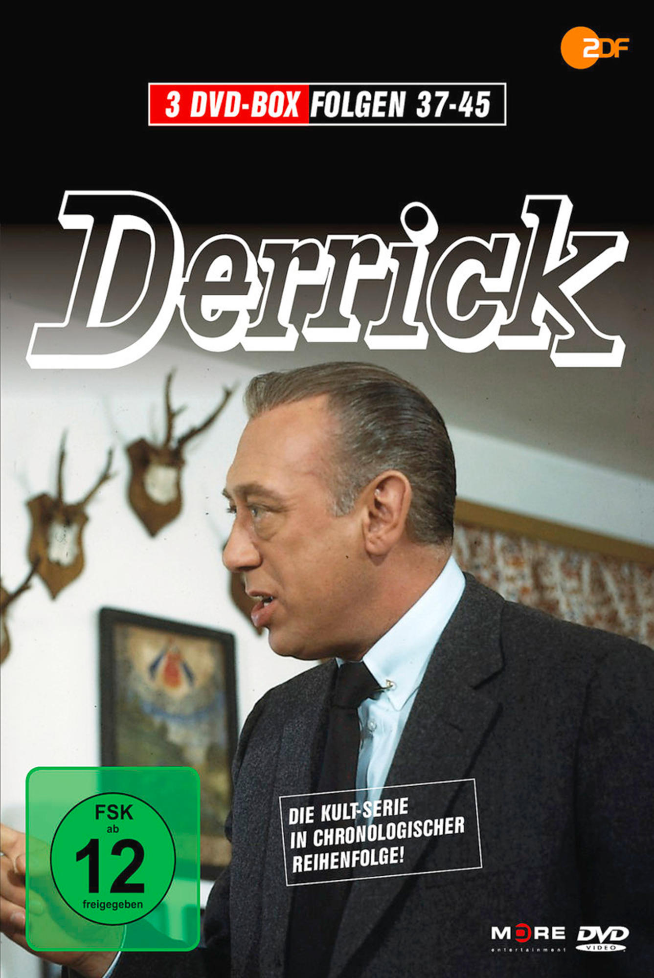 DVD-Cover mit einem Mann und dem Titel Derrick, mit verschiedenen Elementen.